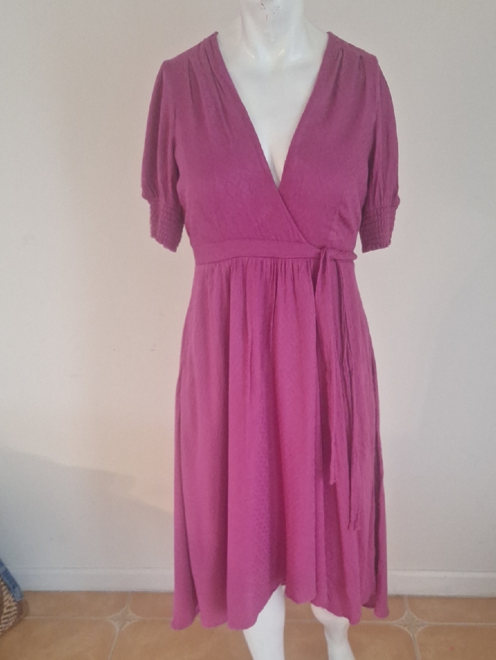 Maeve Casual Sumer y2k Fuchsia Wrap-Style Midi Dress 100% Rayon Sz 2- Will Fit4